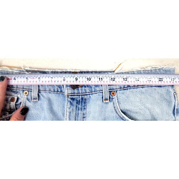 Vintage Levi's 505 Jeans Light Wash Distressed Ripped Frayed Hem Thrashed *READ* - Picture 14 of 16